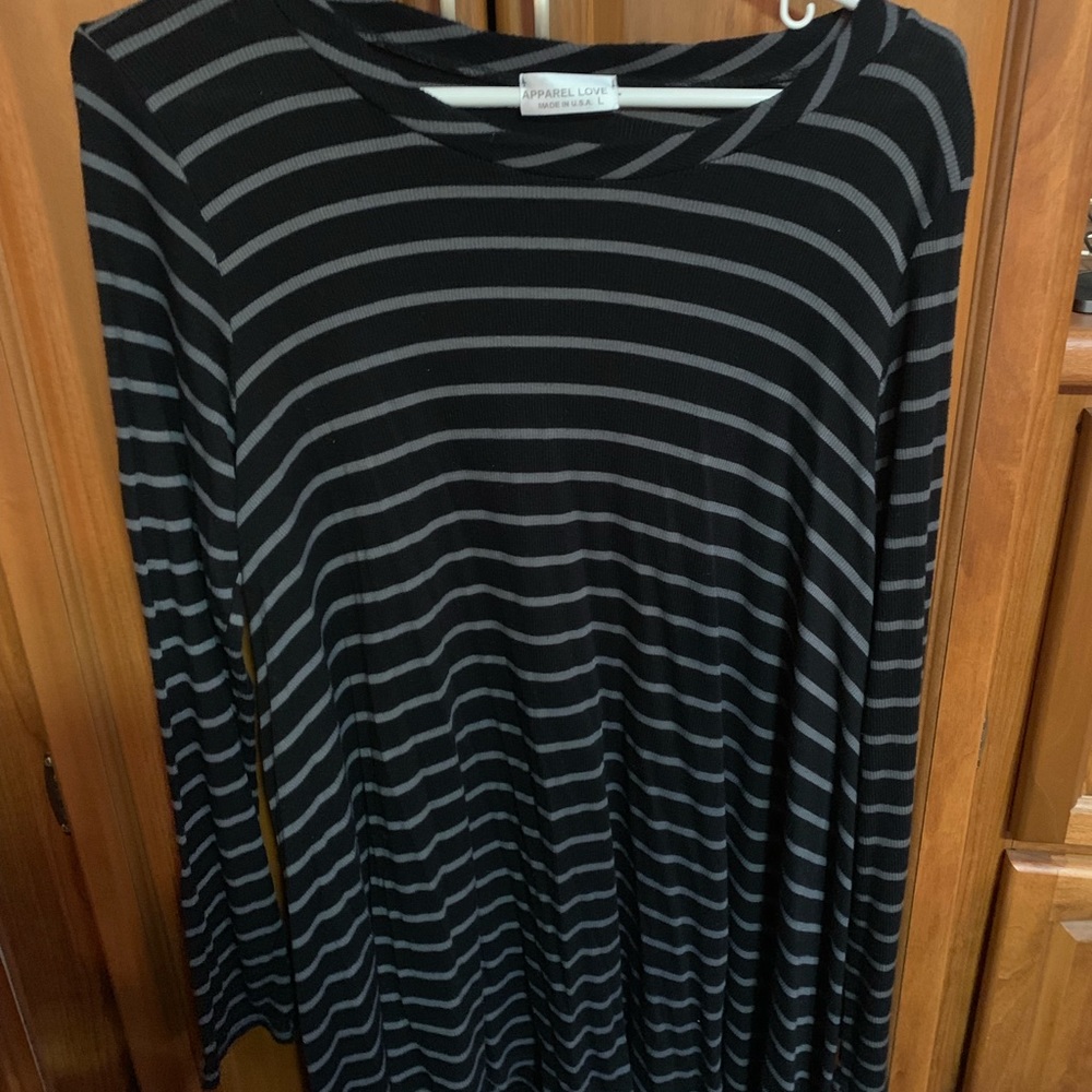 Large stripped dress